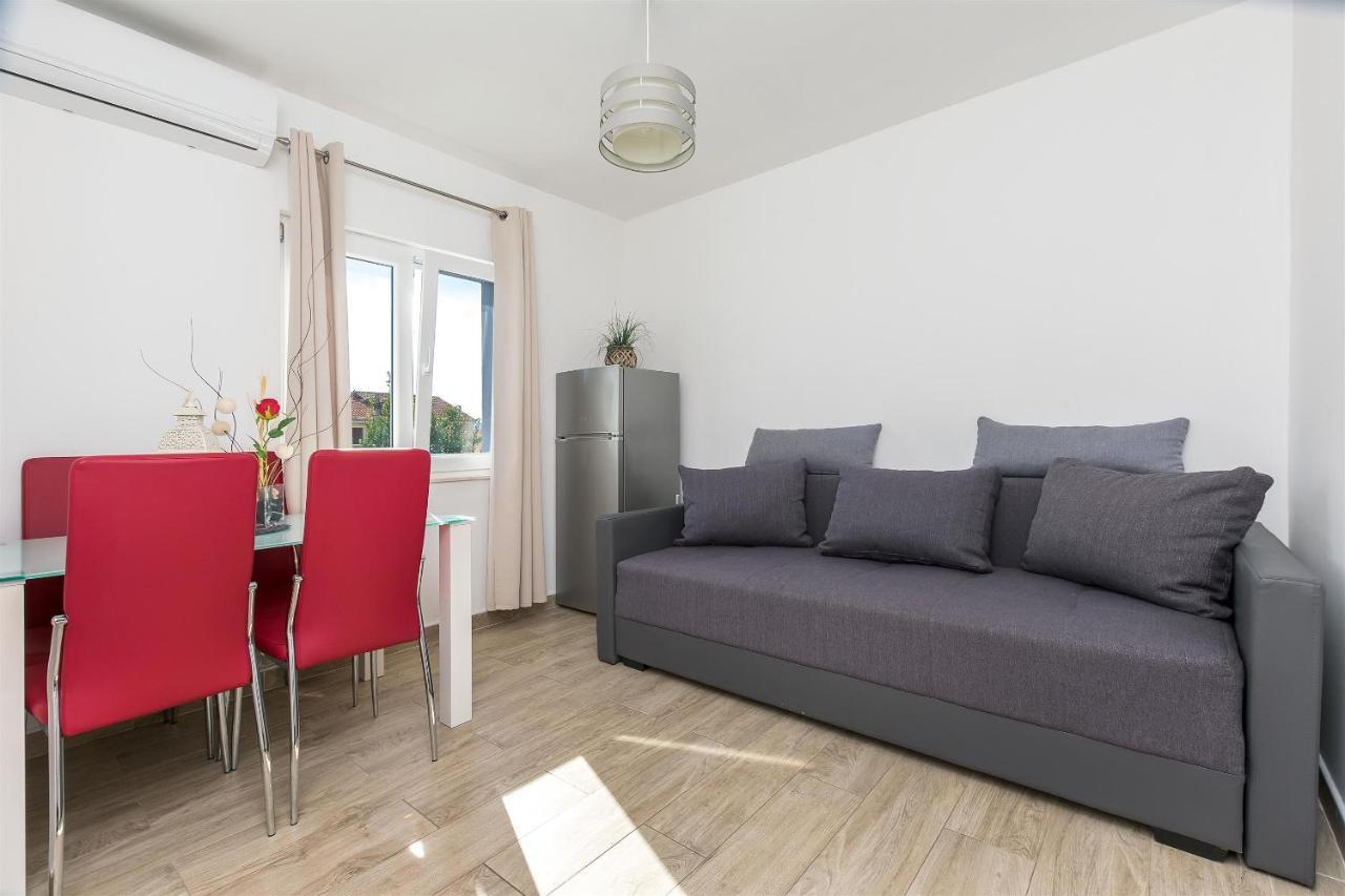 Apartments Lorenzo لوكفا روجوزنيكا المظهر الخارجي الصورة