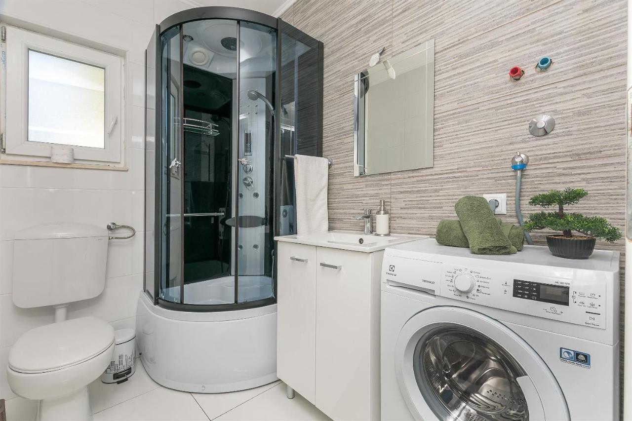 Apartments Lorenzo لوكفا روجوزنيكا المظهر الخارجي الصورة