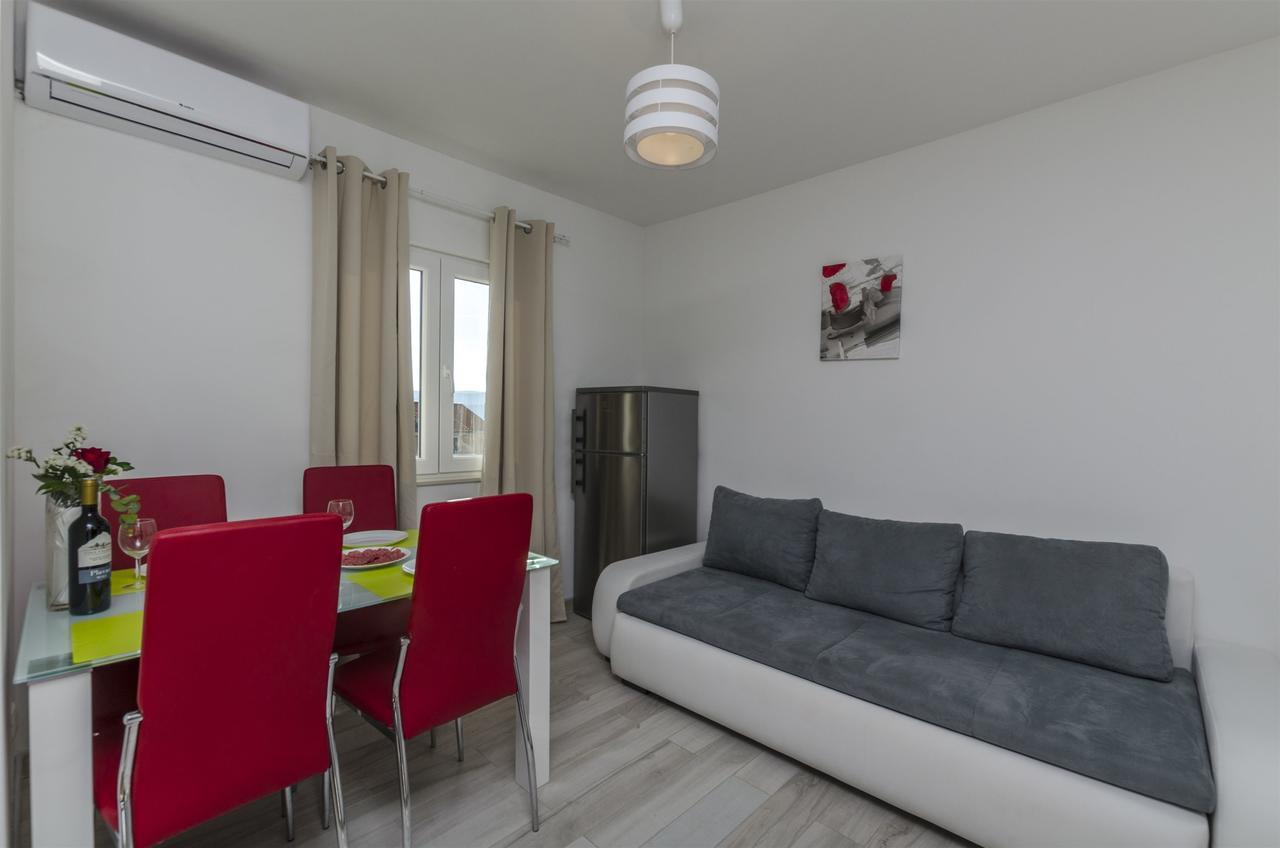 Apartments Lorenzo لوكفا روجوزنيكا المظهر الخارجي الصورة