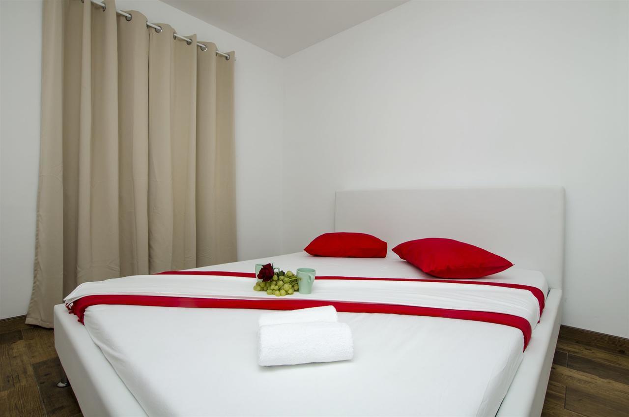 Apartments Lorenzo لوكفا روجوزنيكا المظهر الخارجي الصورة
